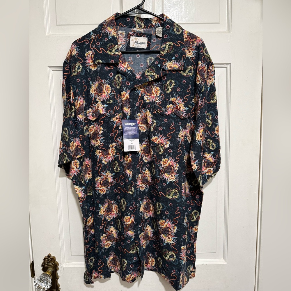 New Mens Wrangler Short Sleeve Floral Bull Snap Shirt XLT Classic Fit